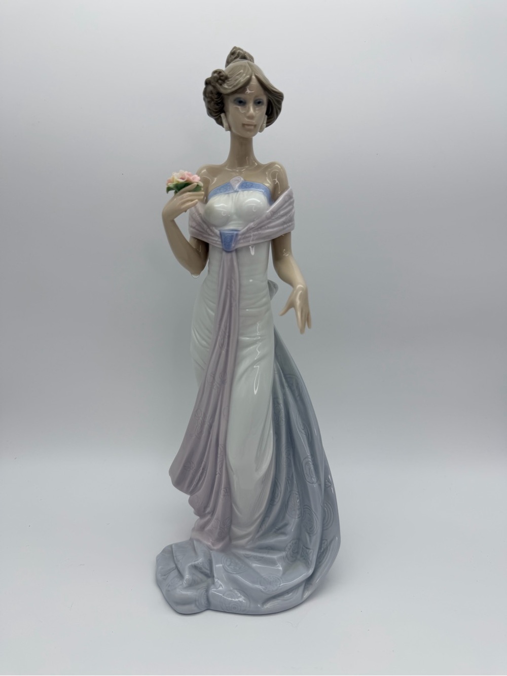 Lladro #6366 “Summer Infatuation” Figurine